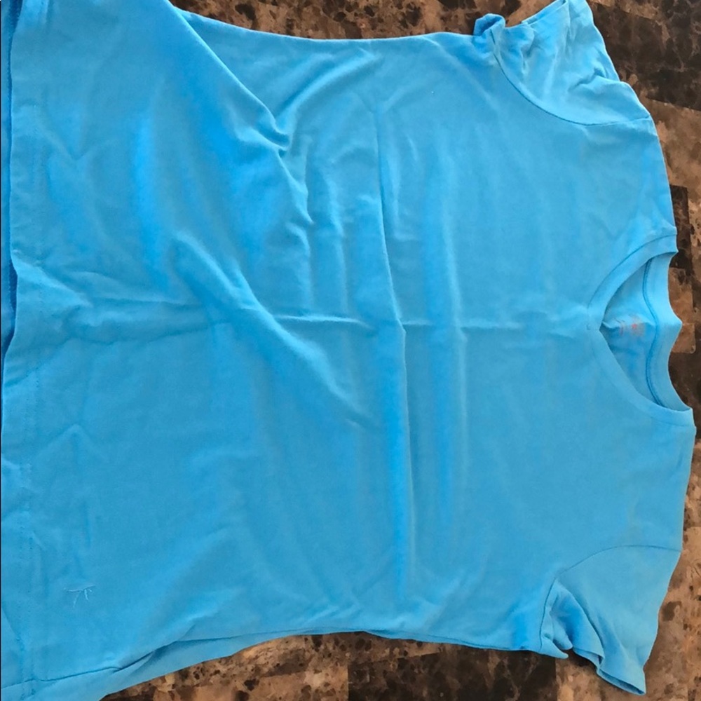 Blue shirt sleeve shirt